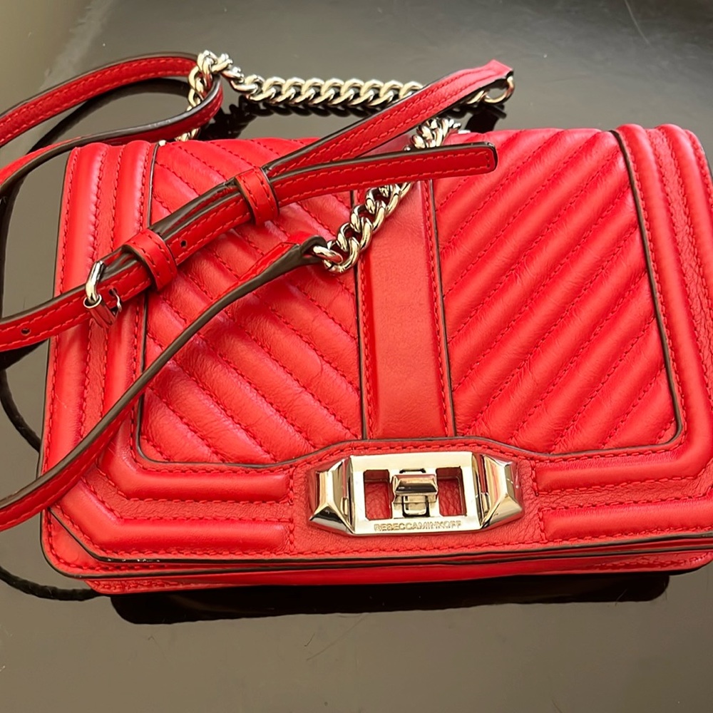 Rebecca Minkoff woman love
Red Color crossbody bag